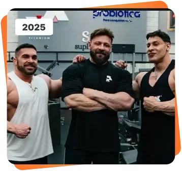 Pacholok hoje com atletas que treina